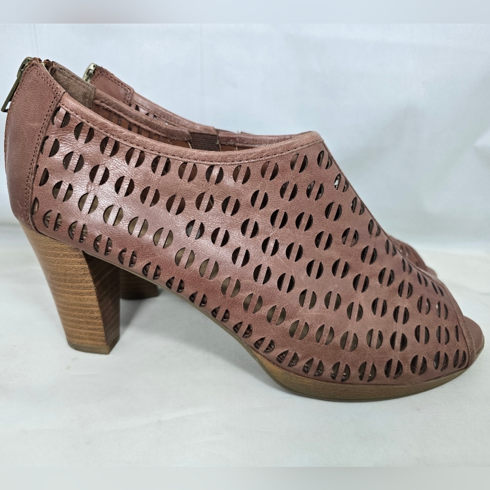 Bella Vita Lake Leather Peep Toe Caged Shoes 11W